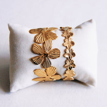 Lade das Bild in den Galerie-Viewer, Armreif XL Blumen - Gold