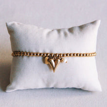 Lade das Bild in den Galerie-Viewer, Perlenarmband mit Herzen und Mini -Perle