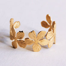 Lade das Bild in den Galerie-Viewer, Armreif XL Blumen - Gold