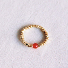 Lade das Bild in den Galerie-Viewer, Elastischer Ring mit Naturstein - Orange