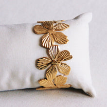 Lade das Bild in den Galerie-Viewer, Armreif XL Blumen - Gold