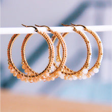 Lade das Bild in den Galerie-Viewer, Runde Reifenohrringe mit Facetten und Miyukis - Pfirsich