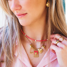 Lade das Bild in den Galerie-Viewer, Ohrring mit einer Gruppe von Edelsteinen und Herz