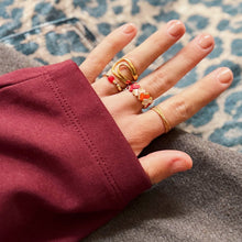 Lade das Bild in den Galerie-Viewer, Tilabead Ring - Lachs/Orange/Bordeaux
