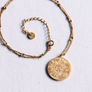 Feine Edelstahlkette mit Kugeln und Mond-/Sonnenanhänger – Gold