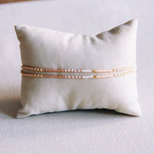 Lade das Bild in den Galerie-Viewer, Doppel -Miyuki -Armband - Nackt/Weiß/Taupe
