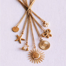 Lade das Bild in den Galerie-Viewer, Feine Halskette mit Gänsetuchblume - Creme
