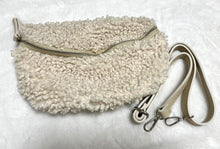 Lade das Bild in den Galerie-Viewer, Bauchtasche

