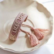 Lade das Bild in den Galerie-Viewer, Armband mit Schriftzug
