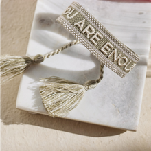 Lade das Bild in den Galerie-Viewer, Armband mit Schriftzug
