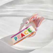 Lade das Bild in den Galerie-Viewer, Armband mit Schriftzug
