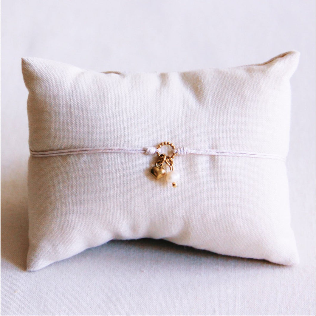 Satin -Einzelgurt mit gepunkteter Ring, Perle und Herz