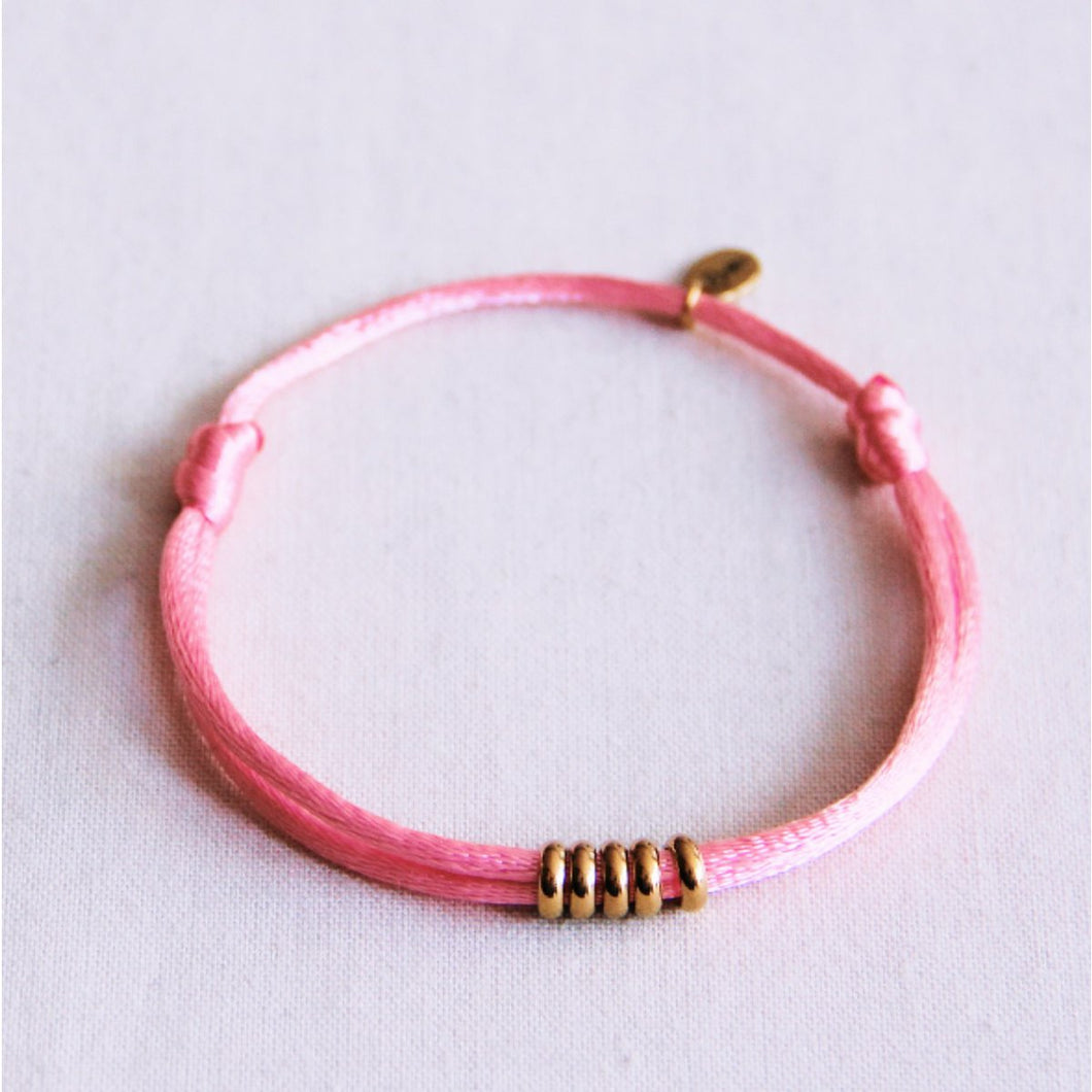 Satinarmband mit Ringen – rosa/gold