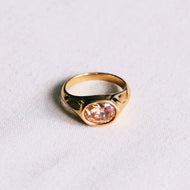 Ring mit ovalem Kristallstein - Pfirsich