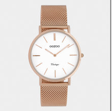 Lade das Bild in den Galerie-Viewer, Oozoo Vinted Uhr mit Edelstahl-Mesh-Armband Unisex
